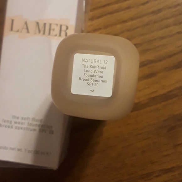 SOLD** La mer soft fluid foundation - Picture 6 of 6